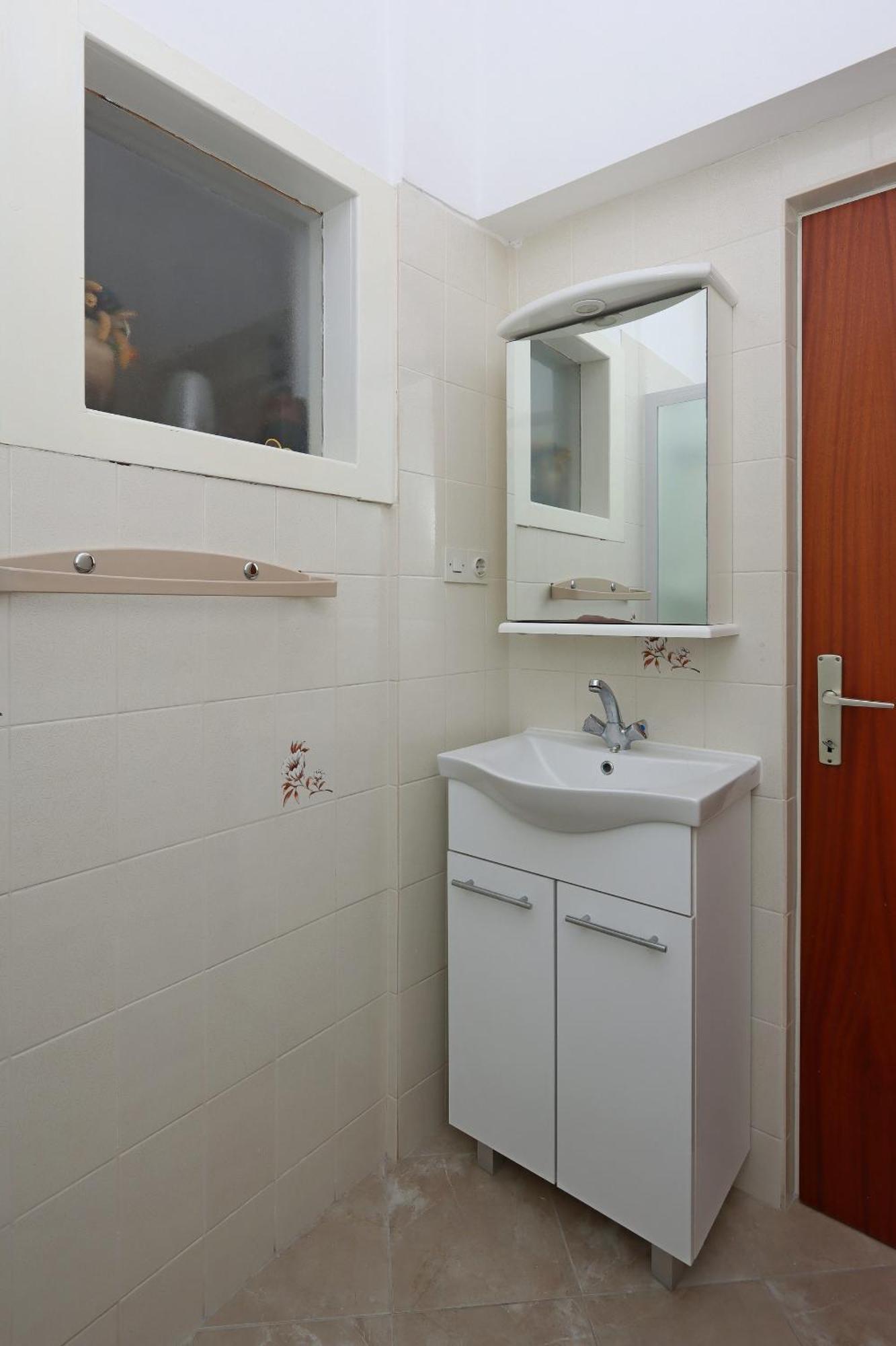Apartments And Rooms By The Sea Banjol, Rab - 19692 Rum bild